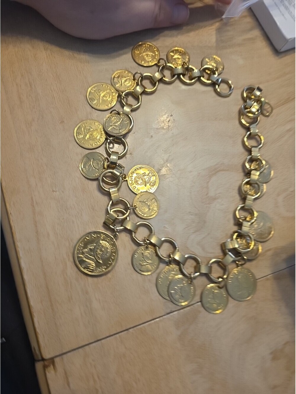 Vintage golden metal -VN-BALBOA coin shape chain necklace clasp closure